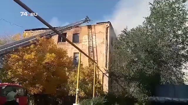 Напротив бассейна сгорел дом смотреть онлайн