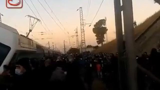 Поезд метро сошел с рельсов в Тегеране смотреть онлайн