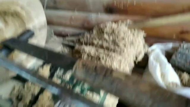 ТОКАРНИЙ РІЗЕЦЬ З НАПИЛЬНИКА - САМИЙ БЮДЖЕТНИЙ РІЗЕЦЬ ! ТОЧІННЯ СИРОГО ДУБА. смотреть онлайн