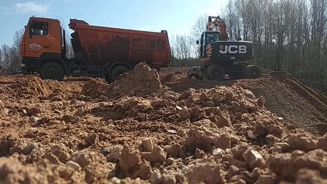 погрузка щебня, JSB, МАЗ. смотреть онлайн