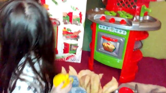 Распаковка детской кухни 2 часть./Unpacking of children's kitchen 2 part. /Çocuk mutfağı. смотреть онлайн