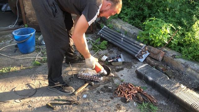 ГОРА МЕДНЫХ ТРУБОК !!! СКОЛЬКО МОЖНО ЗАРАБОТАТЬ С ПОМОЕК И МУСОРОК В КРАСНОЯРСКЕ! РАЗГРЕБАЕМ ГАРАЖ! смотреть онлайн