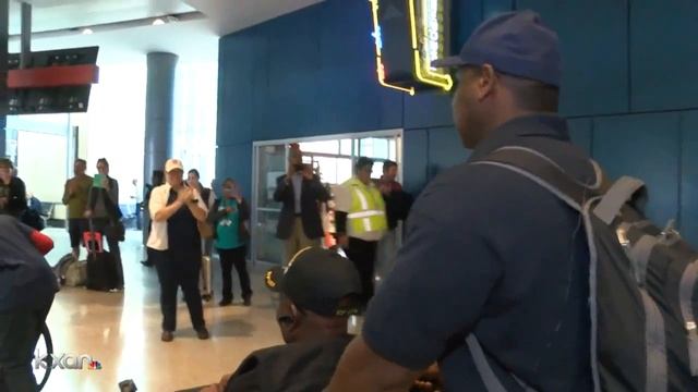 Honor Flight from Austin dedicated to African American veterans смотреть онлайн