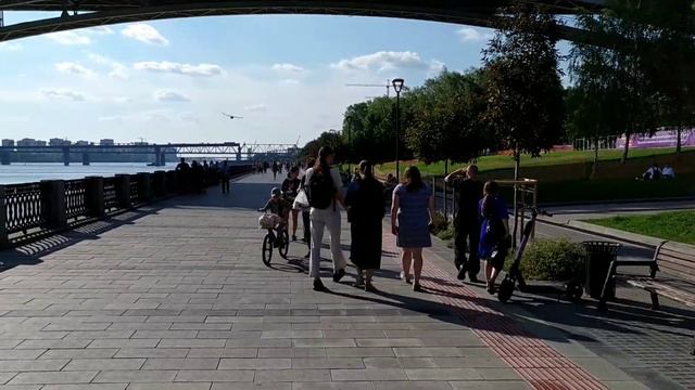 Прогулка по набережной / Новосибирск смотреть онлайн