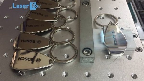 Лазерная гравировка на брелках