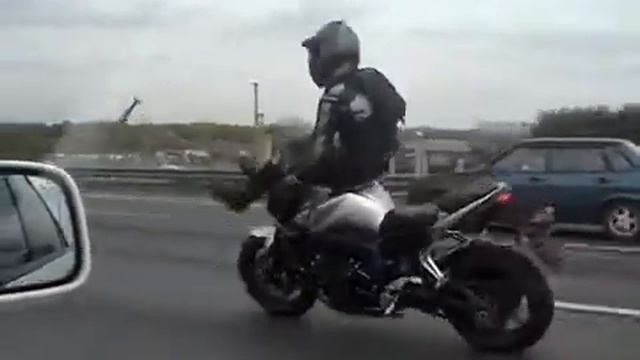 Мото, снято случайно на мкад... смотреть онлайн