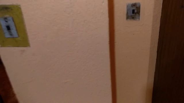 Грузовой лифт КМЗ-(1983 г.в) и пассажирский лифт МОЭЛЗ-(1983 г.в) Залипайки (г. Тверь) смотреть онлайн