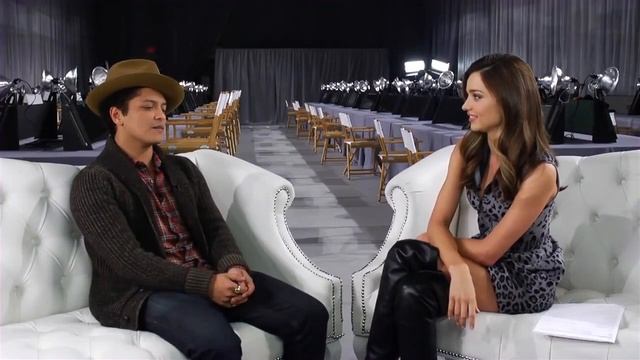 Bruno Mars ve Miranda Kerr Röportaj Türkçe Alt Yazılı смотреть онлайн