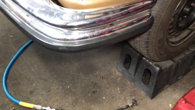 1972 Mercedes 300SEL 4.5 Beauty Rescue Part 4: Testing Air Suspension with a Compressor смотреть онлайн