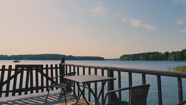 Обзорное видео Лада Holiday