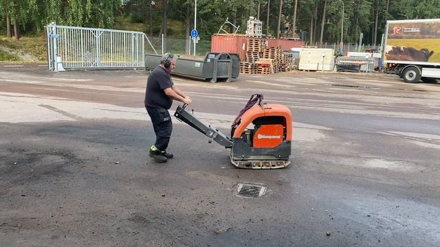 Husqvarna LG504 смотреть онлайн