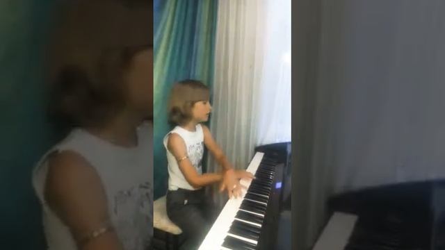 Замучил карантин! Музыка Freddie  Mercury.   Исполняет Марк Гротте.