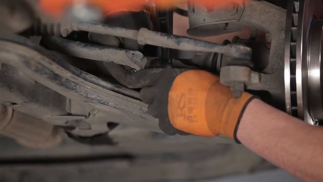 Kako zamenjati Prednji stabilizator na OPEL ZAFIRA A [Vodič] смотреть онлайн