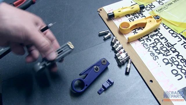How-To - Two Blade Coax Cable Strippers смотреть онлайн