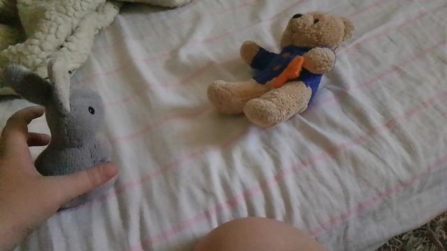 слово плюшевых игрушек
синтепон на асфальте
( Незваный гость)