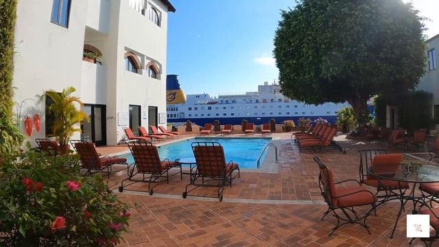 Staying in Home Built in 1502 for Governor of Hispaniola | Santo Domingo Dominican Republic смотреть онлайн