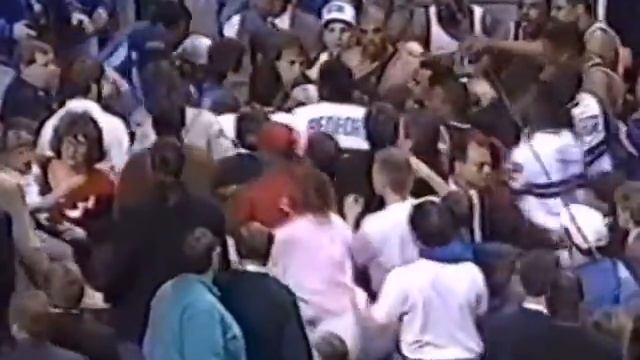 Charles Barkley Brawls With Bill Laimbeer (Full Sequence)