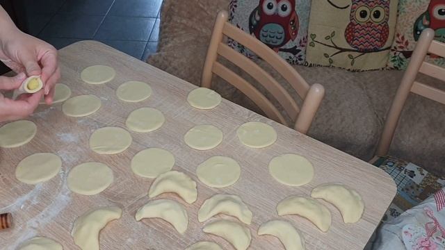 МОЛДАВСКИЕ ВАРЕНИКИ С СОЛОМАХОЙ(МУЖДЕЙ) смотреть онлайн