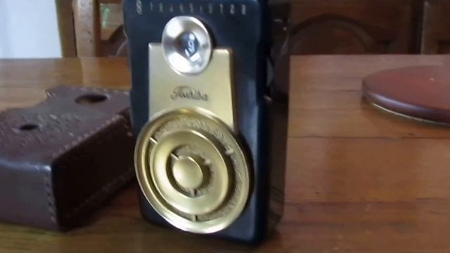 Toshiba 8TP-90 tansistor radio (1960) смотреть онлайн