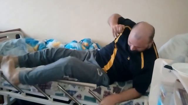 Самостоятельный подьем на кровати смотреть онлайн