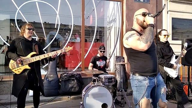 УЛИЧНЫЕ МУЗЫКАНТЫ(5)на НЕВСКОМ пр.18.04.23. смотреть онлайн