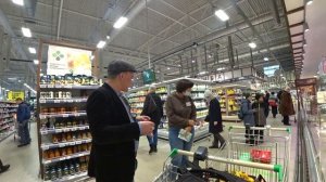 Конченая директор Ирина отжигает в тухлом Перекрестке !!!