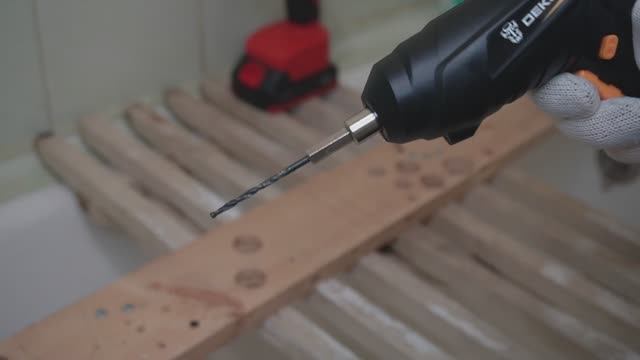 Отвёртка DEKO - Сверление смотреть онлайн