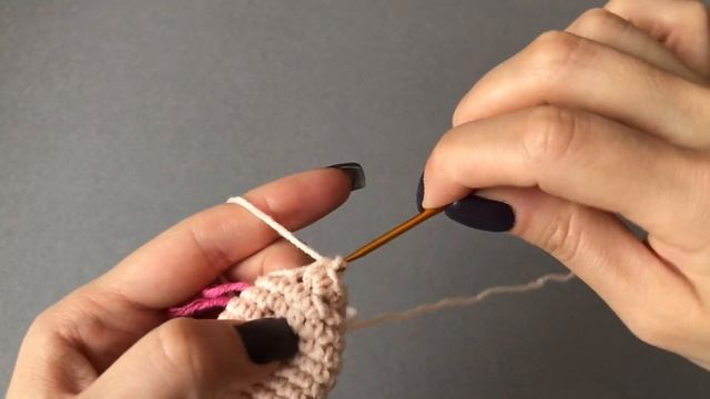 ЗАЙЧИК КРЮЧКОМ/ МАСТЕР-КЛАСС ПО ВЯЗАНИЮ смотреть онлайн