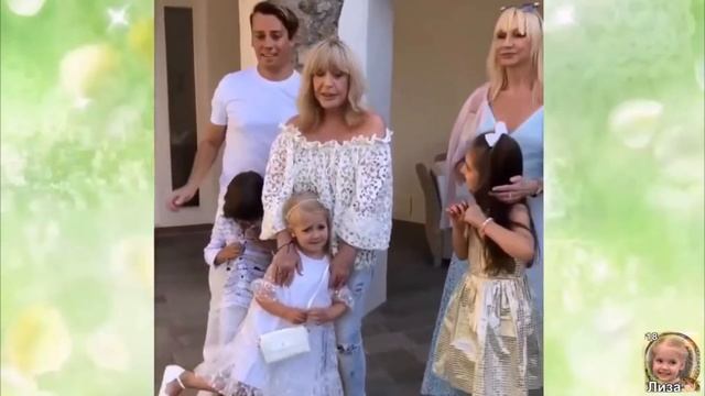 ✨АЛЛА: Шо было, то и надела, шо налезло, то и пошло✨2+2=? на КИПРЕ✨МАЛЕНЬКИЕ АНГЕЛЫ ПУГАЧЁВЫ-ГАЛКИН смотреть онлайн