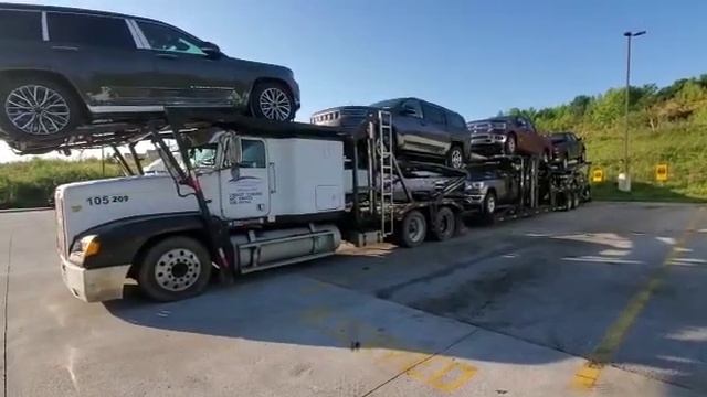 Требуется водитель на автовоз . Звонить Паше +1 814 860 9548 смотреть онлайн