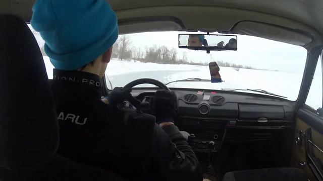 Зимний ДРИФТ на ТРЕКЕ / Дрифт на жигулях смотреть онлайн
