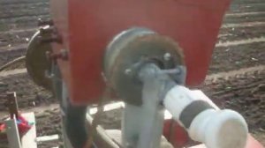 Самодельная вакуумная сеялка точного высева-  Home-made vacuum сеялка exact высева- fieldwork