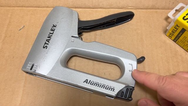 STANLEY STAPLE GUN , REVIEW смотреть онлайн