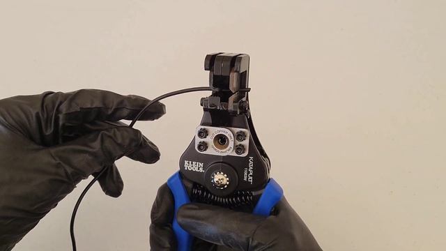 Klein Tools Wire Cutter Stripper 11063W Review And How To Use смотреть онлайн