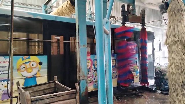 Как моют автобусы? / how do I wash the bus? ⚡ смотреть онлайн