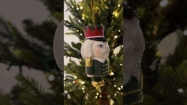 Набор ёлочных игрушек ЩЕЛКУНЧИК И МЫШИНЫЙ КОРОЛЬ смотреть онлайн