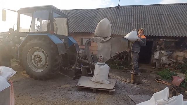 Лучшая мельница ДКУ от ВОМ МТЗ. Зернодробилка молотковая от трактора. смотреть онлайн