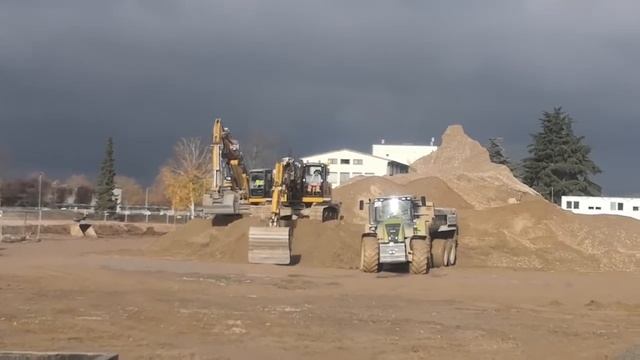 2 x Liebherr 926 Fendt, Class, John Deere смотреть онлайн