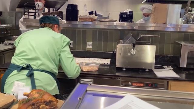 "ОБЫСК" В "АЗБУКЕ ВКУСА" В ПРЕДНОВОГОДНИЕ ДНИ..... смотреть онлайн