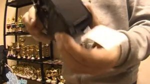 Заряжаем этикет пистолет BLITZ