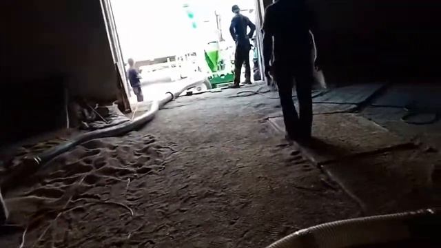 Пневмотранспортер Walinga __ погрузка фуры зерном __ +380996809388 смотреть онлайн
