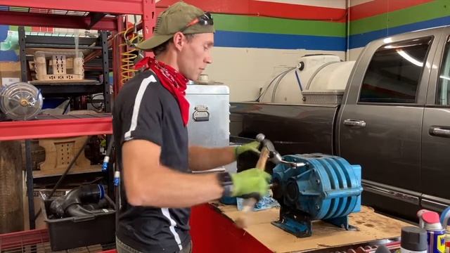 Rebuilding A Roots Blower Part 1 Teardown смотреть онлайн