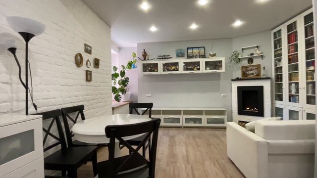 |ТРЕХКОМНАТНАЯ КВАРТИРА С КАМИНОМ| На Васильевском острове смотреть онлайн