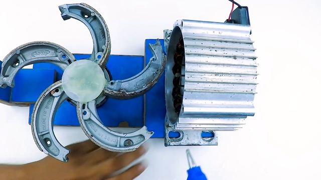 Free Electricity 220v Generator with 775 DC Motor and Motorbike show rotate free energy generator смотреть онлайн