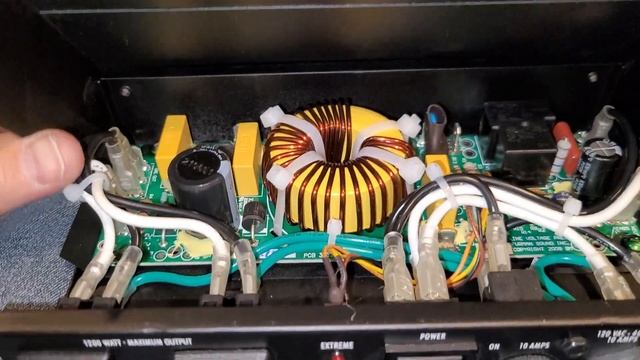Furman Power Conditioner. the AC-215A. A quick review and look inside смотреть онлайн