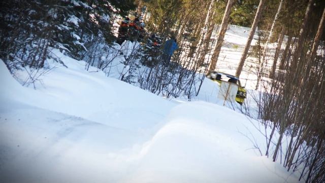 Kumipuoli Alaspäin, Itäralli 2011 смотреть онлайн