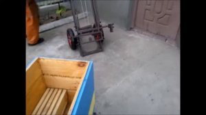 Апилифт (тележка - подъемник для ульев)