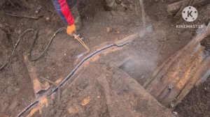 Много тяжёлого металла .Коп металла экскаватором.