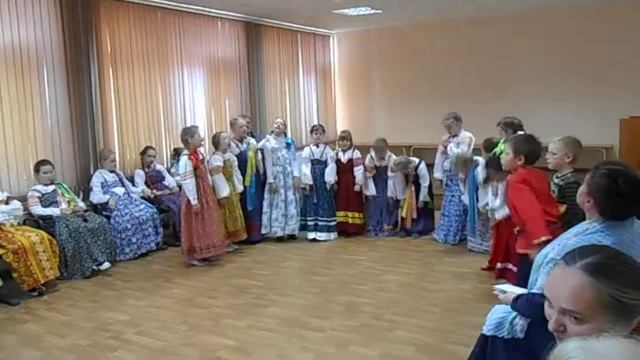 Выступление фольклорного ансамбля "Утица" школы №532 22.04.2014 смотреть онлайн
