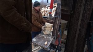 Гидравлический дровокол вертикальный.